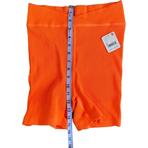 FREE People Movement Free Throw Short Burning Up - Picture 7 of 7